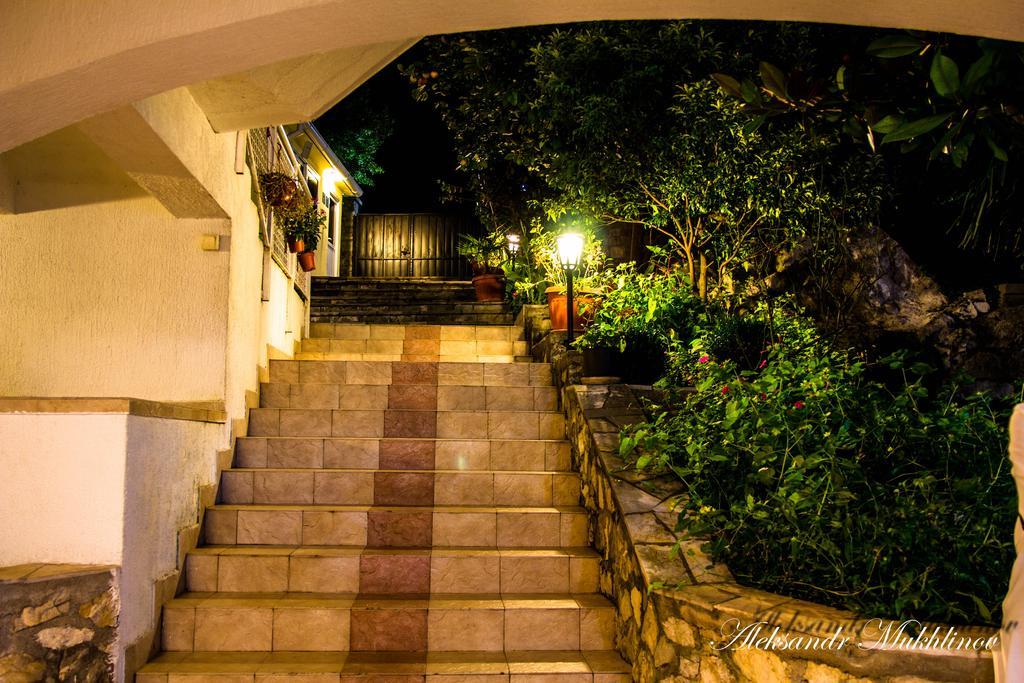 Apartments Villa Pm كوتور المظهر الخارجي الصورة